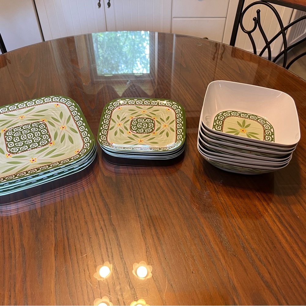 Temptations Melamine Old World Green